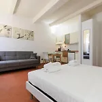 Santa Croce Nest